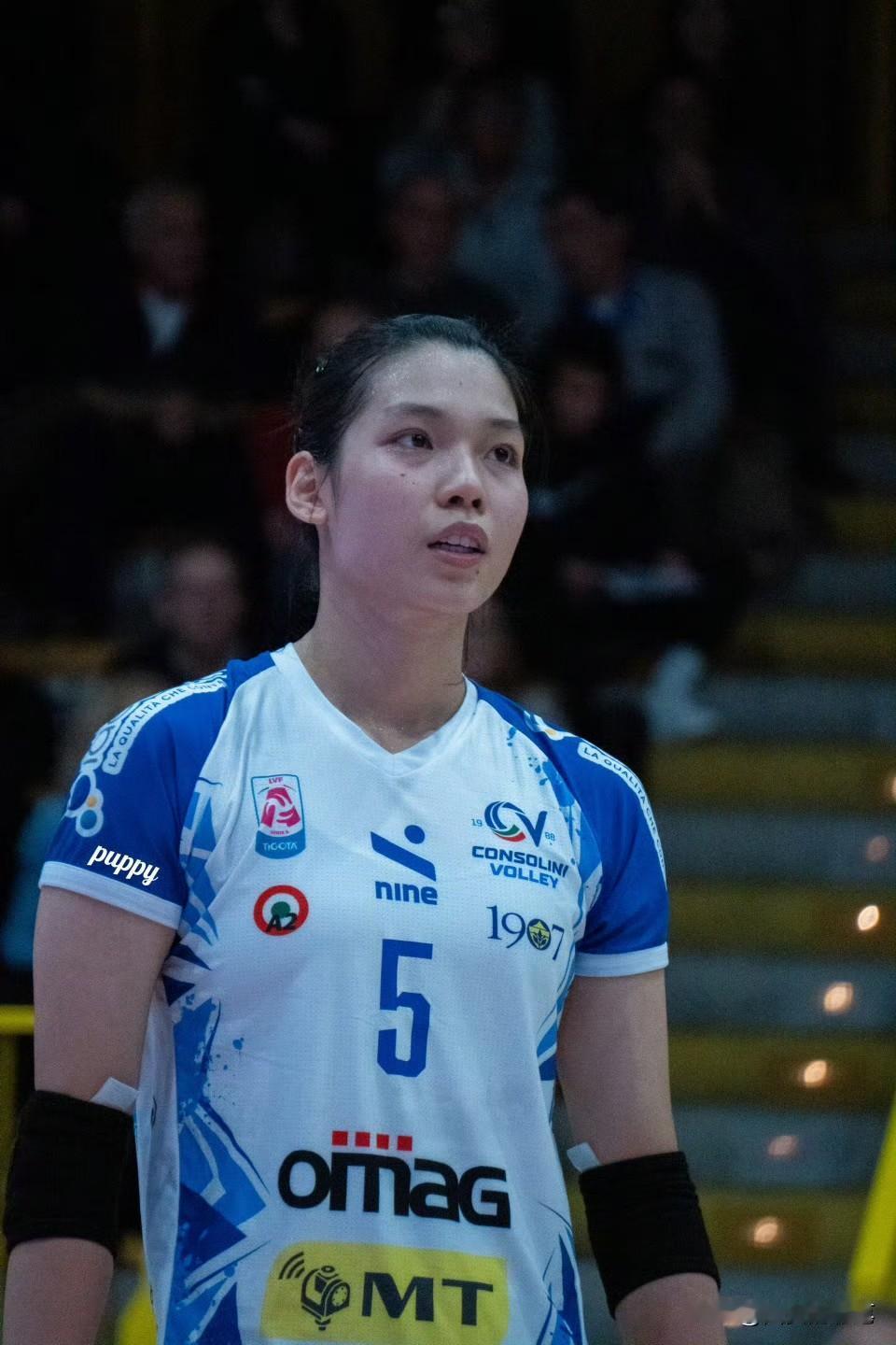 庄宇珊很真实，一起看看意甲打球的庄宇珊对自己的评价和要求[呲牙笑]她承认身高不占