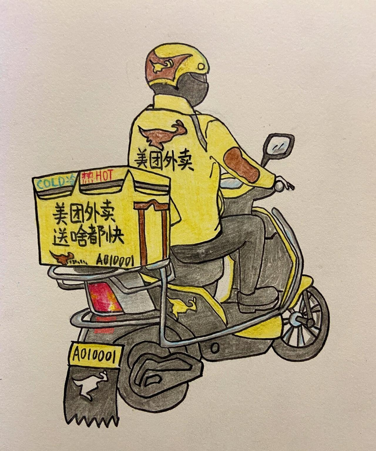 昨天晚上9点，独自下楼去小区里转了一圈，晚风微凉，有不少人在散步。因为小区是人车