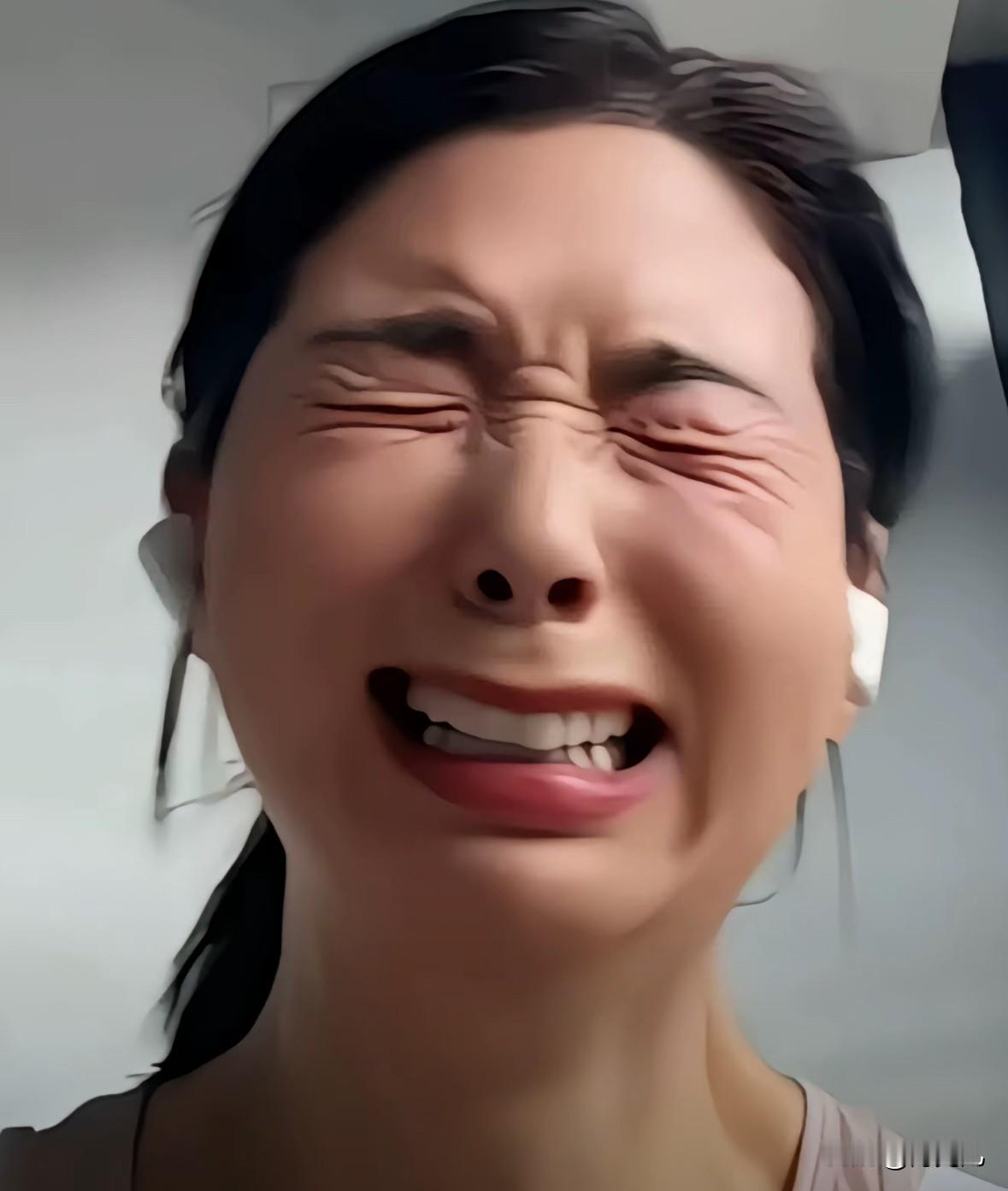 崔丽丽是怎样做到让人从同情到反感的？导致我现在都不想刷到她了，特别是拿出那件