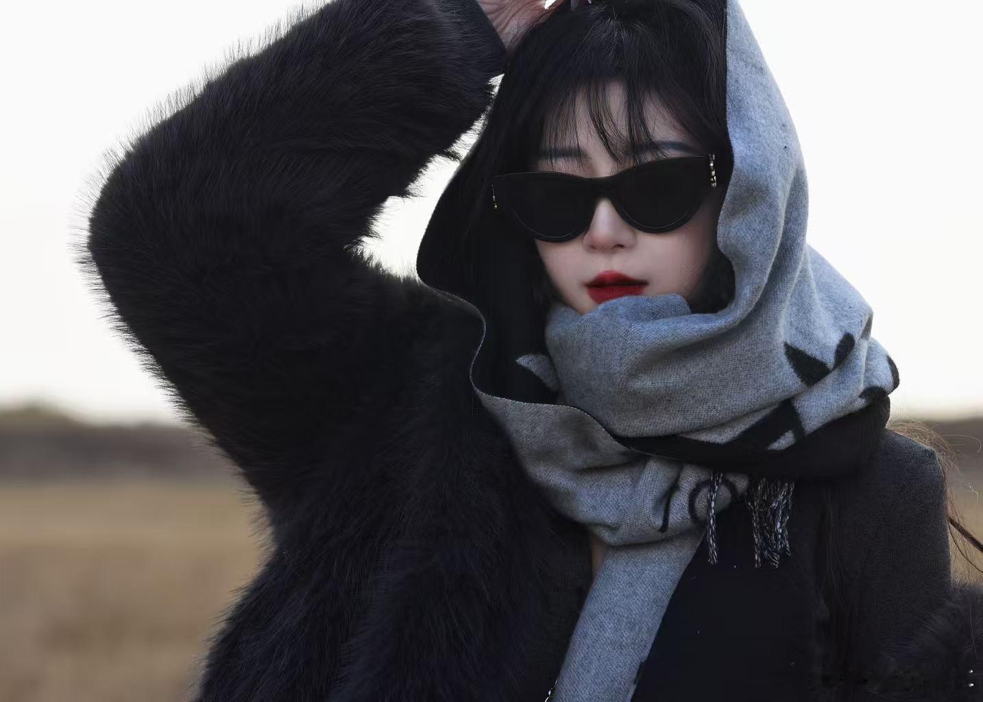 提问：人像摄影三要素？人像摄影晚安～