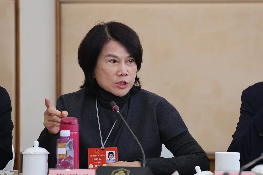 董明珠：年轻人嘴上抱怨 行动上没抱怨