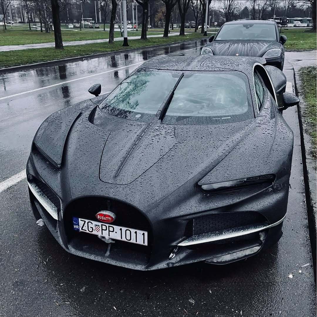 第一台布加迪Tourbillon上路了！这是陀飞轮第一次公开露面，由布加迪ceo