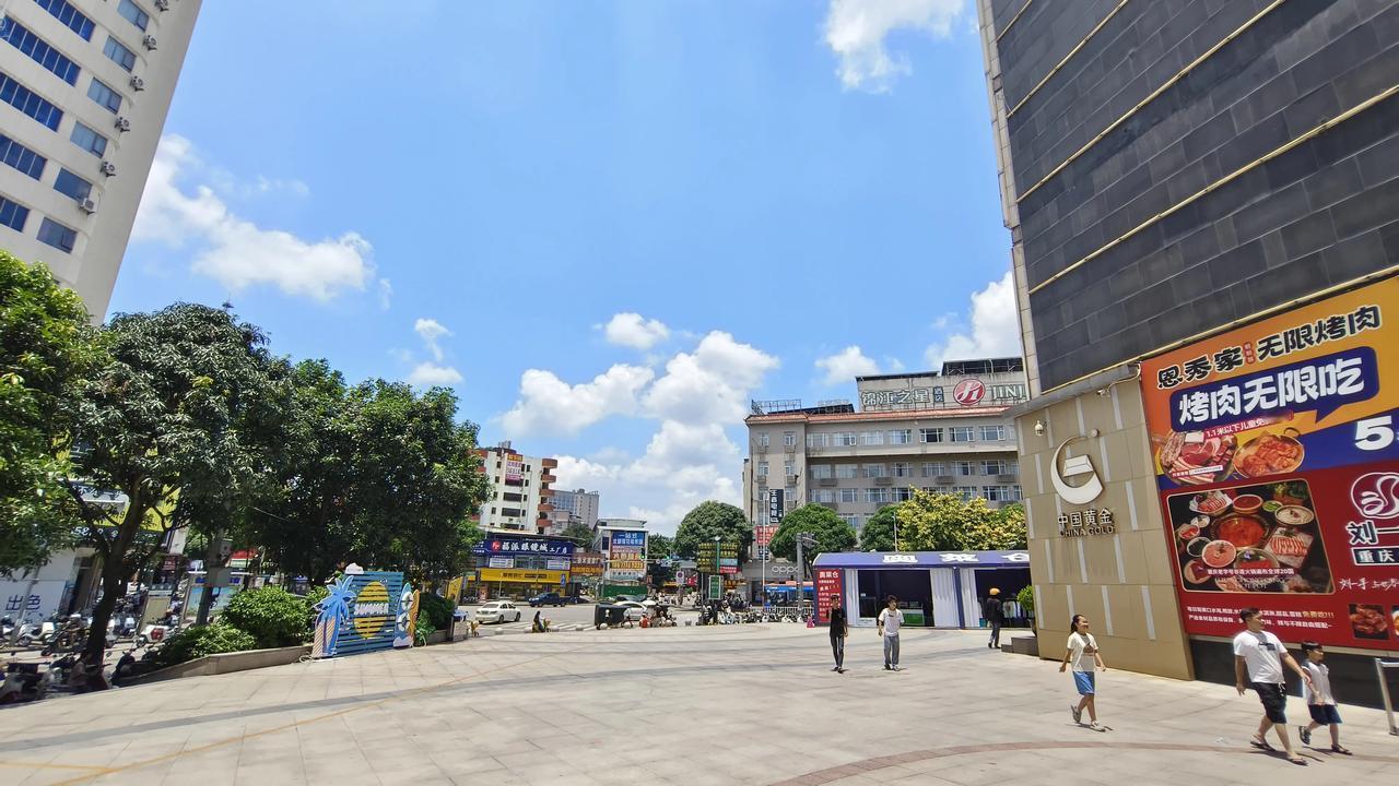 这几天一路游玩了北部湾三市，说实话钦州城建真的比不上北海、防城港，路也比较烂，市