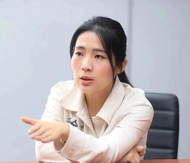 国民党内部确实有点乱，本来新竹县的蓝白合已经破局，那就各自安好，谁也不要为对方站