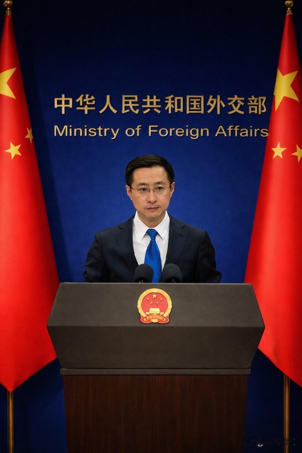 就在刚刚，​中国外交部正式宣布，2月9日，外交部发言人回应日本大选相关问题，