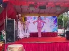 19岁店主兑5万现金反遭起诉，胜诉后花6万办演出正名湖南19岁店主曹天乐