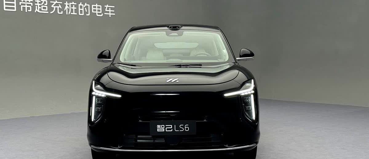 21万起的智己LS6刚扔出预售价，直播间弹幕一片“等等党破防”，再加5000块就
