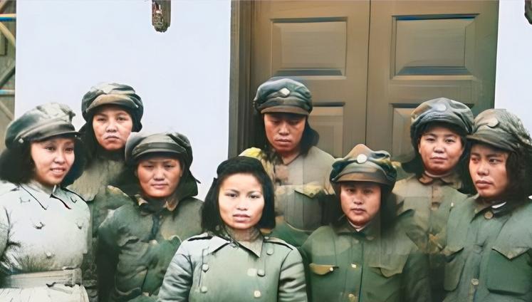戴笠手下的一名女特务执行任务回来后，肚子明显凸起，戴笠看到后，将其当场枪毙，在场