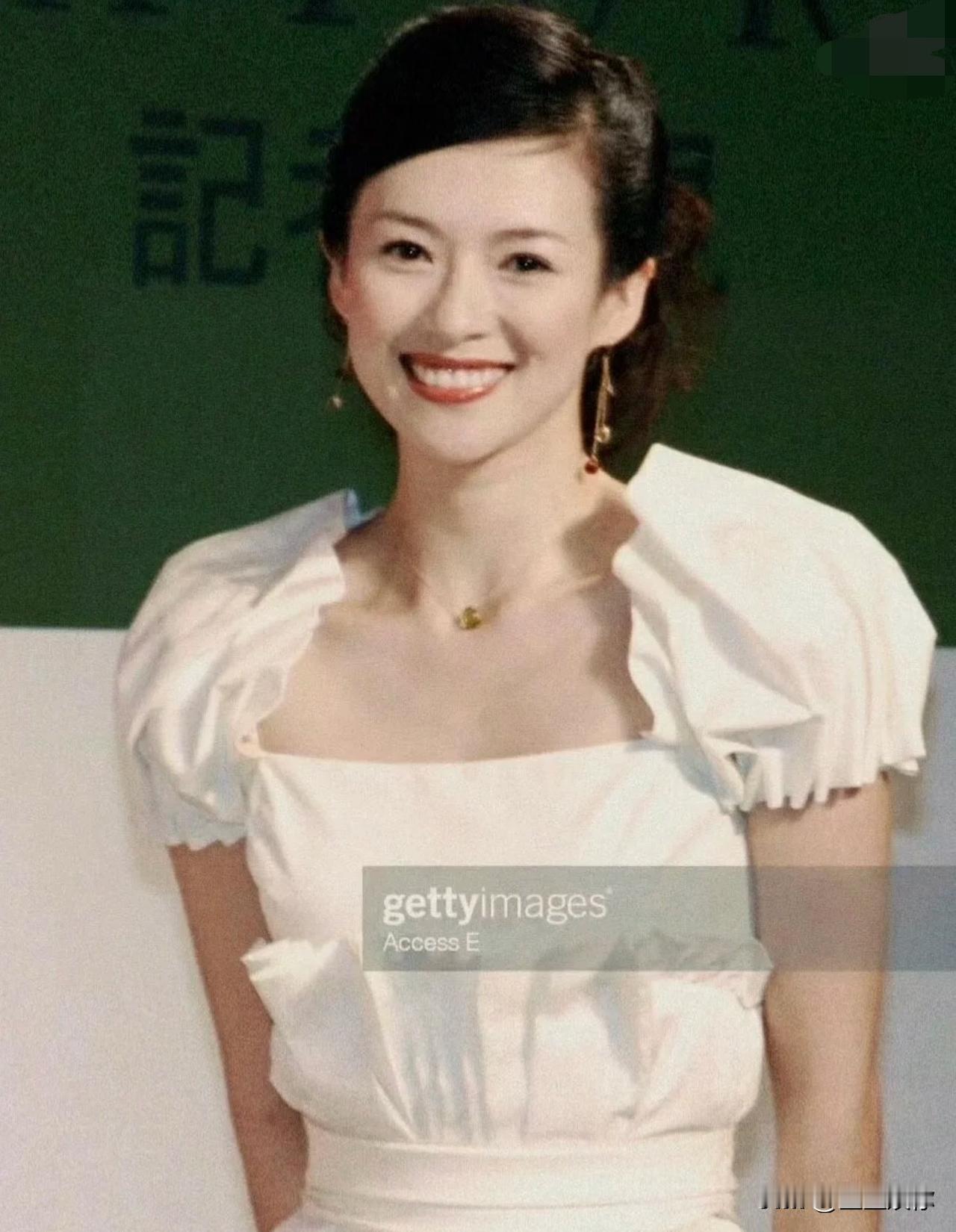 为什么20岁的章子怡无法复制？第一，自身优秀，从小练舞，基本功扎实，第二，赶上了