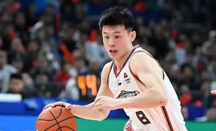山东高速男篮大变脸！新人过半，这回真要冲四强了😭9月12号，山东高速男篮全队
