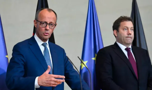 【难怪德国人怀念默克尔，打着安全旗号，默茨对华动手，已连开3枪】最近德国民调数据