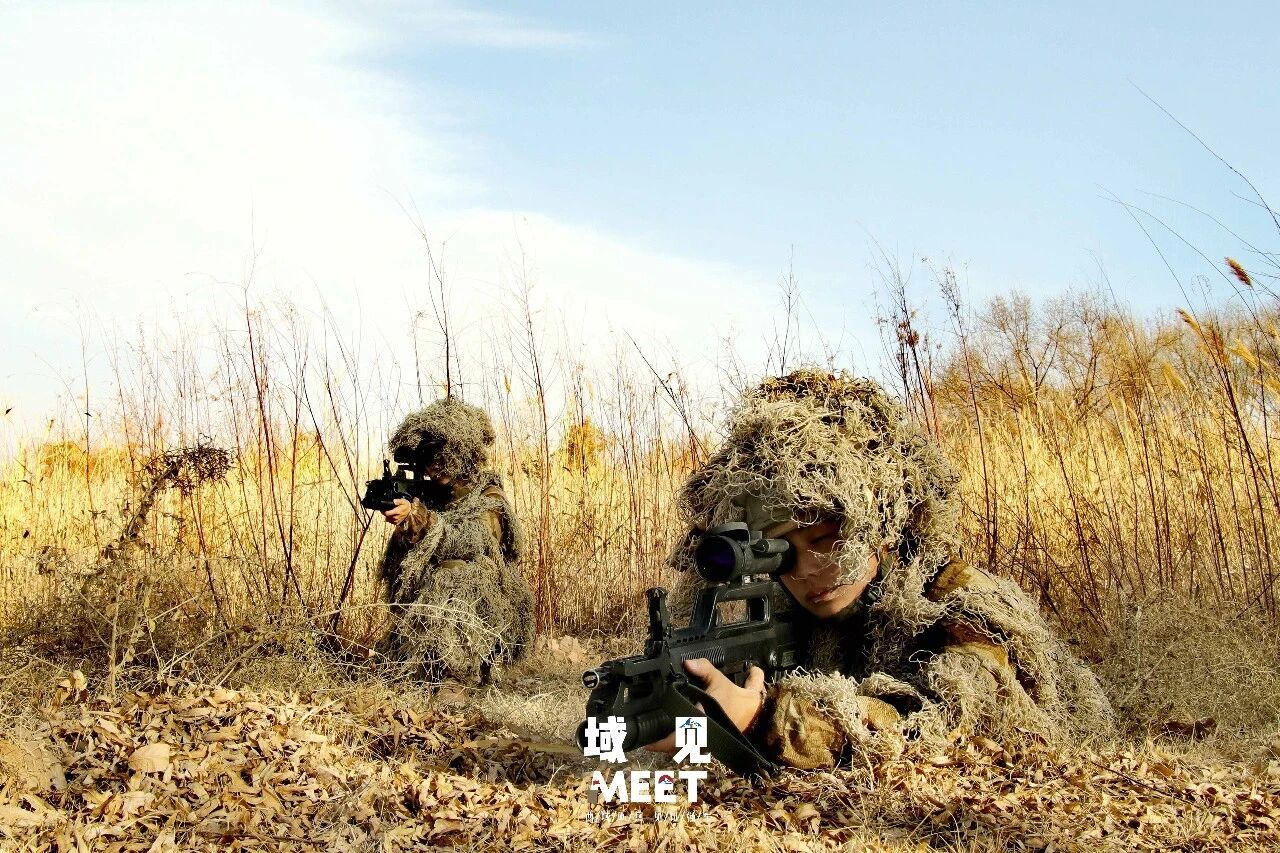 新疆军区某部班组战术协同训练