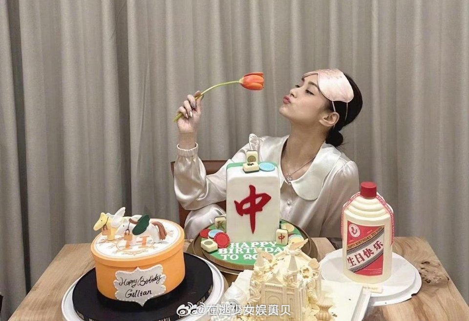 阿娇的生日蛋糕，竟然买了三个，会不会浪费了点……