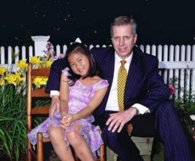 “你要是能怀孕我们就结婚”2006年，英国69岁亿万富翁爱上中国33岁女外卖员，