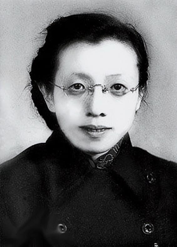国民党统治核心南京，此前8任中共地下党负责人7人牺牲1人叛变，她却毅