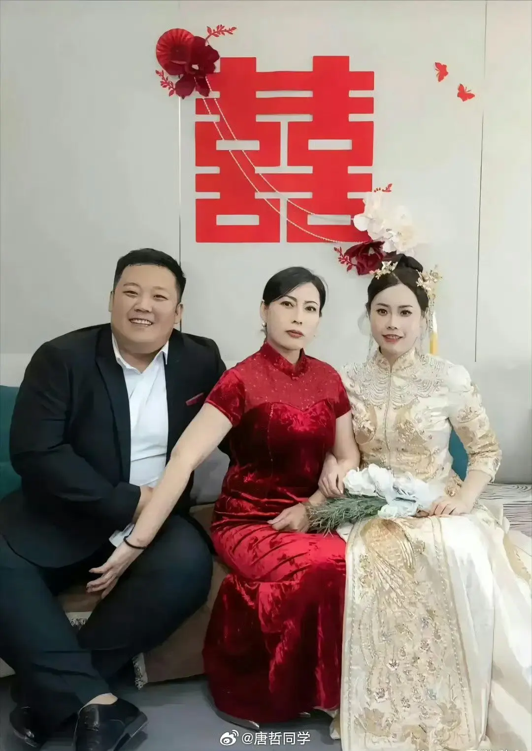 这婆婆的气质比儿媳还要好。