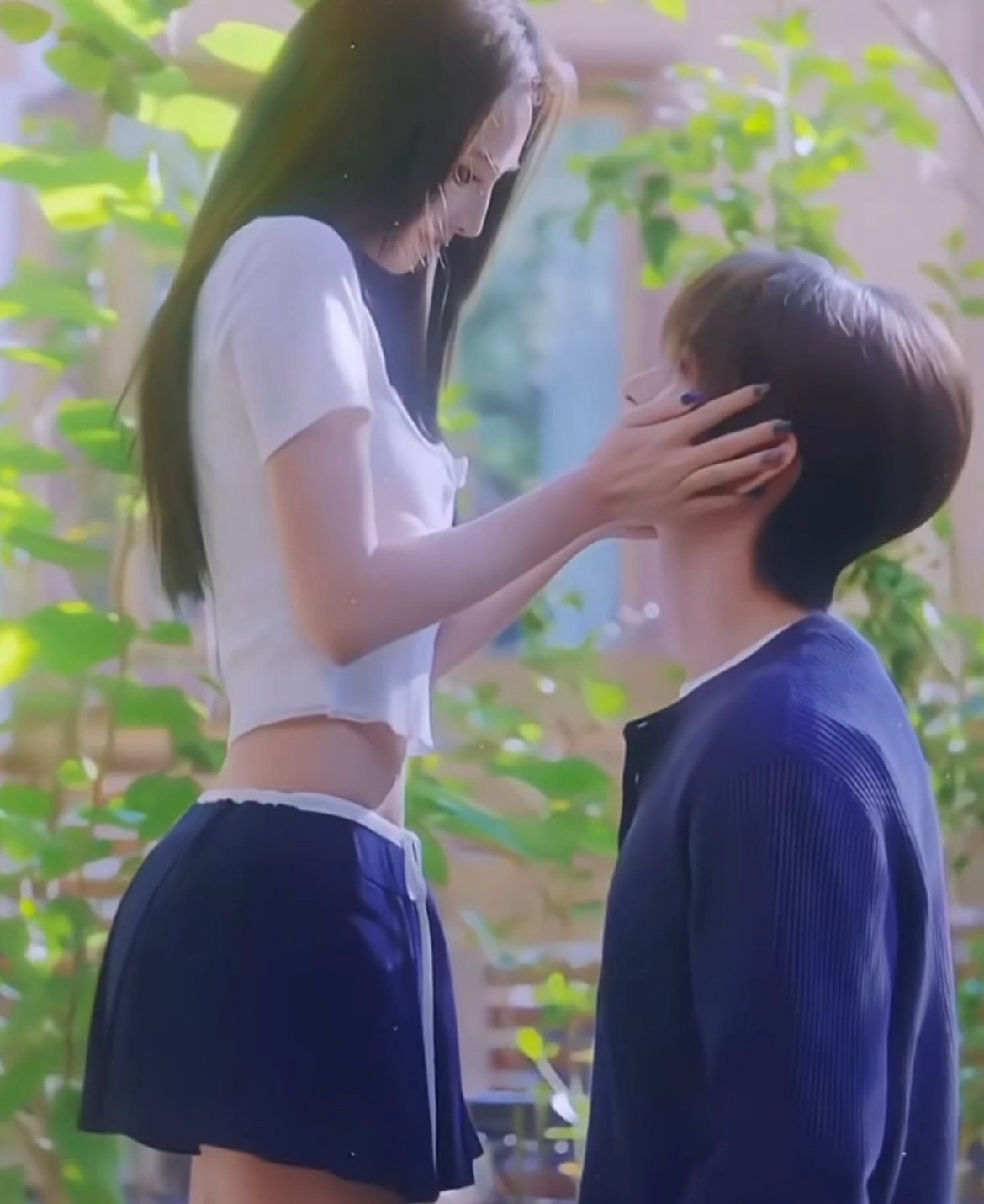 即便是知道女演员普遍身材好也还是会被彭小苒这个细腰震撼到