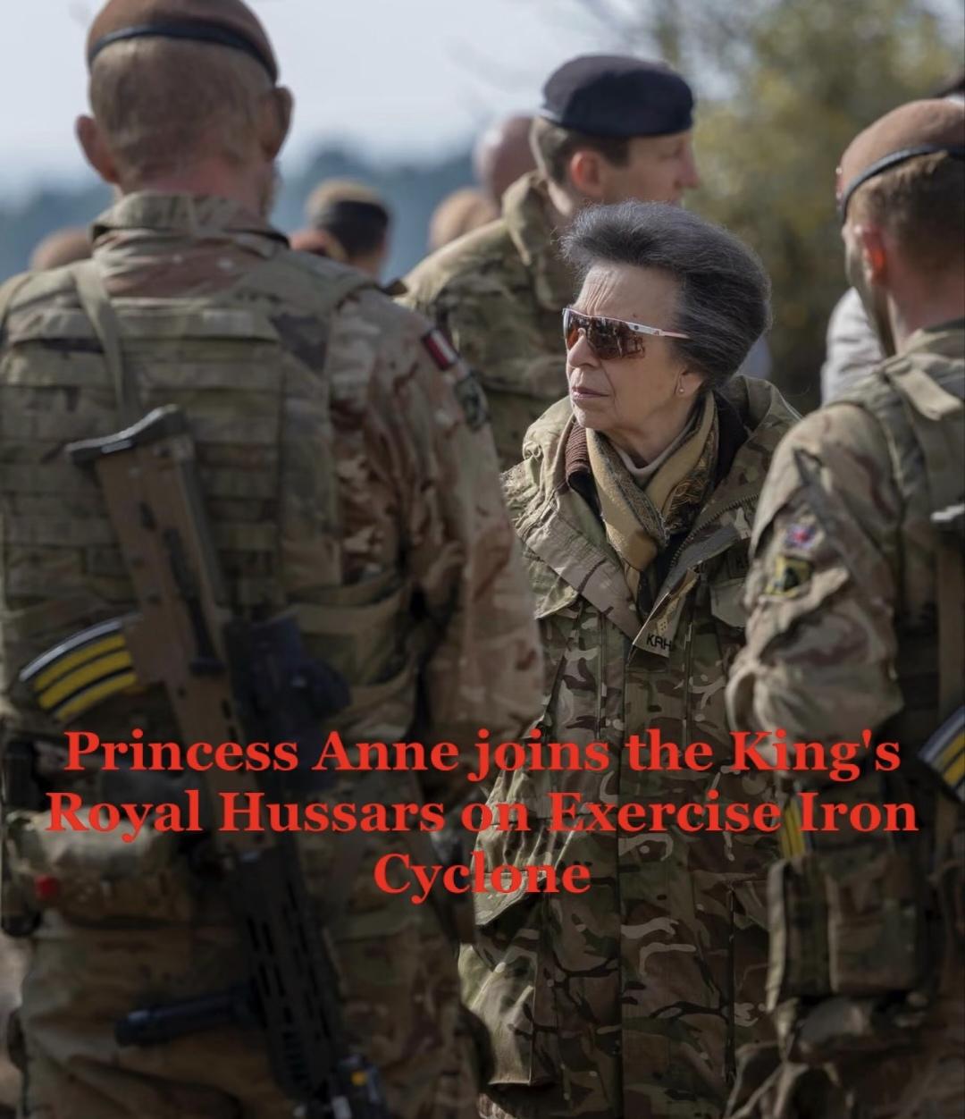 老当益壮的英国安妮长公主！近日，她来到索尔兹伯里平原训练营的国王皇家轻骑兵团。她