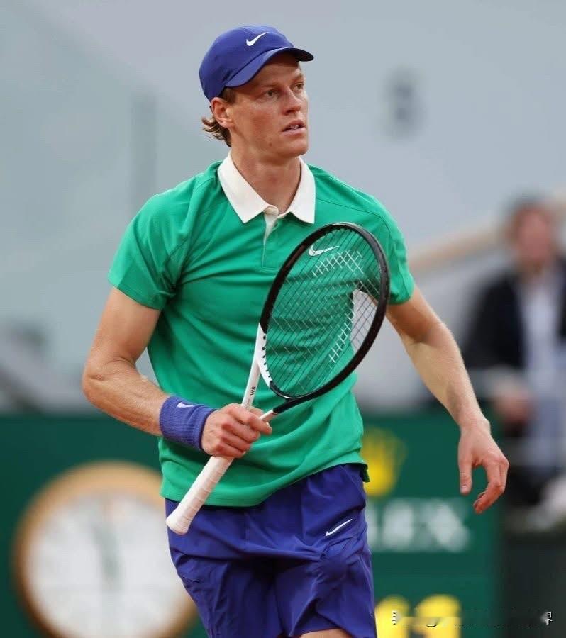 过去52周对阵ATP前十球员胜率最高的球员（至少5场比赛）：🥇