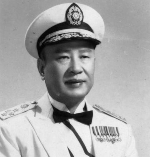 1966年，白崇禧病逝，蒋介石去吊唁，在灵堂上问白家人有何困难，白崇禧小儿子的一