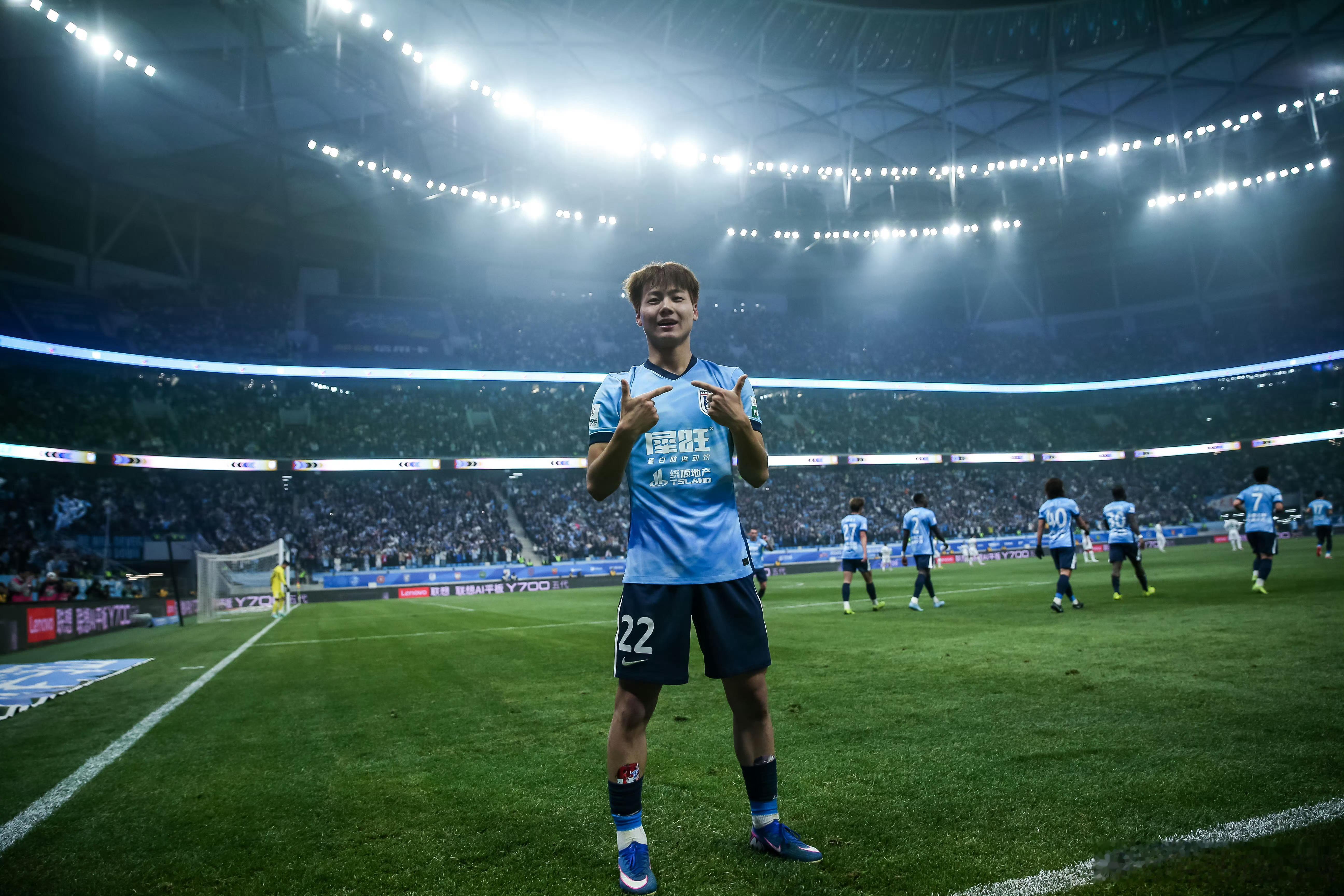 大连英博辽宁铁人vs大连英博中超联赛在毛伟杰本赛季出场的四场比赛中，被犯规次数