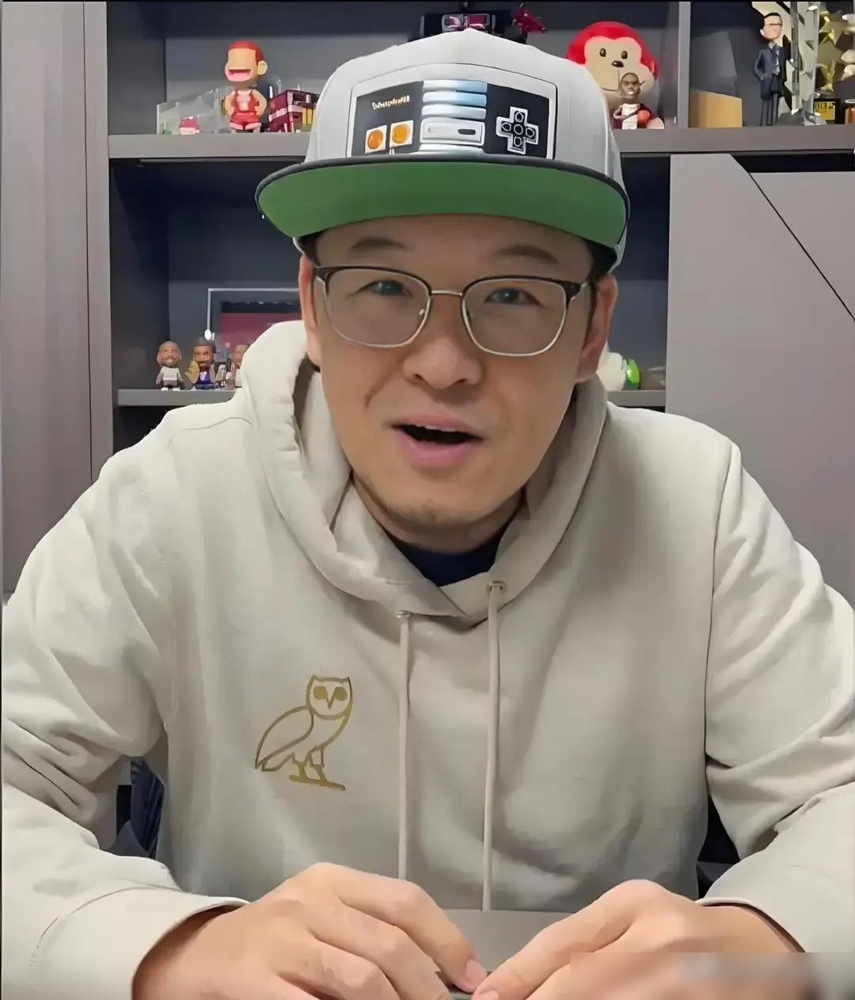 库里第12，杜兰特第13，ESPN的榜单一出，评论区直接炸了锅。这俩人都没进历史前十，更狠的是，詹姆