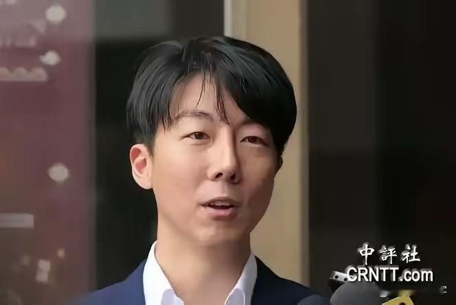 原来吴峥是从深蓝家庭一步步陷入“台独”深渊里，被父母和亲朋好友唾弃，逆子的路基本