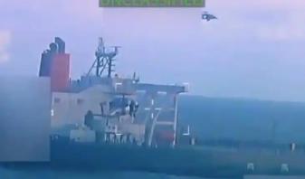 连船带货，全部充公！ 美国人用最野蛮的方式，向中国发出了“海上封锁令”。 