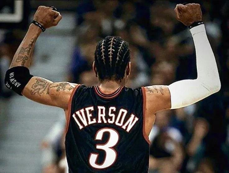 1米83打NBA？笑话！96年选秀夜，球探集体摇头：太矮。艾弗森第二天就砍