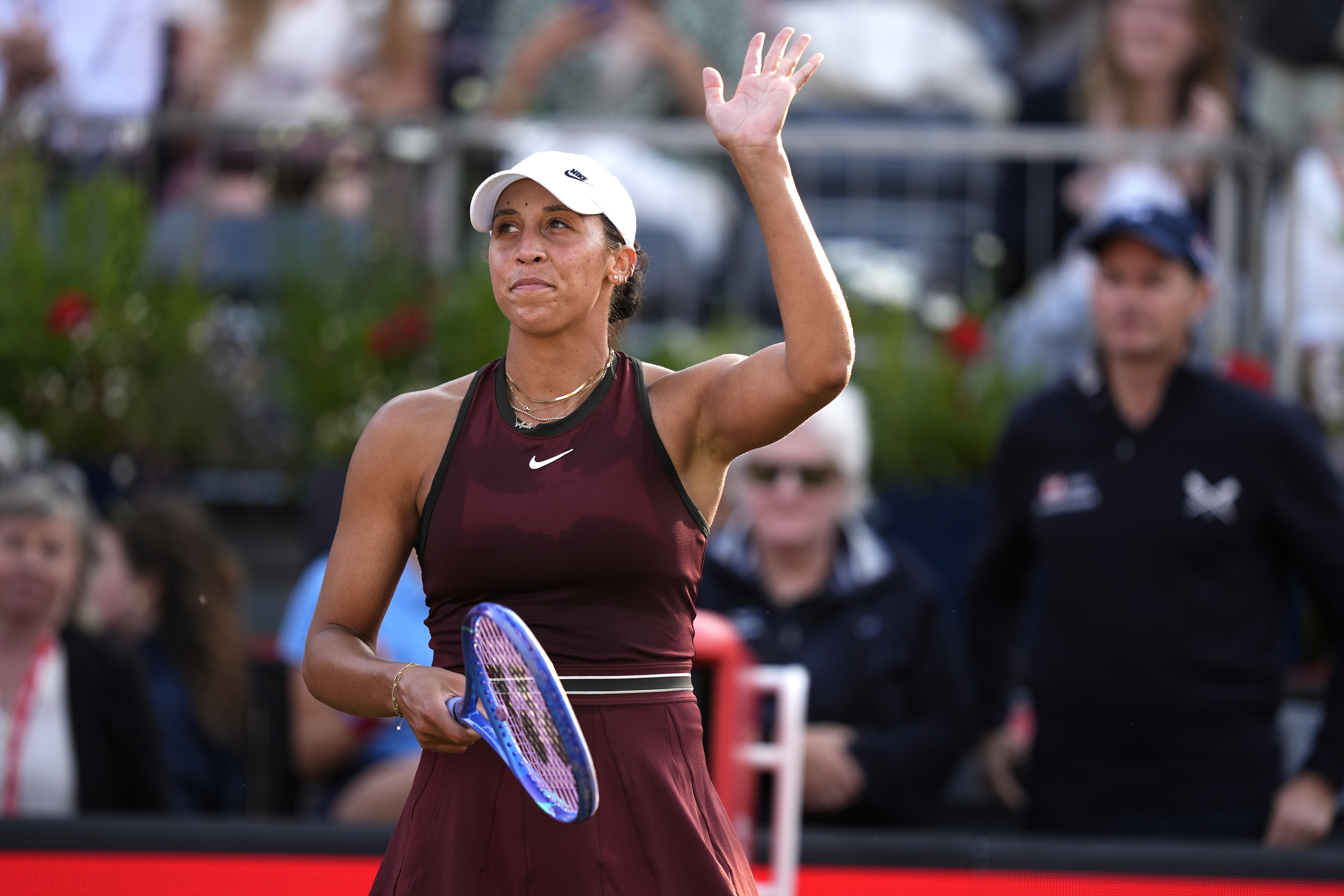 WTA500伦敦站第二轮，凯斯以6-36-2完胜资格赛选手扎哈洛娃，收获草地赛