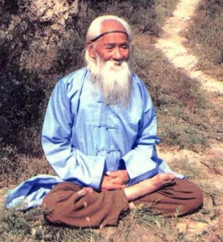 1995年，“中国长寿之王”龚来发去世，终身未娶活到133岁，可匪夷所思的是，他