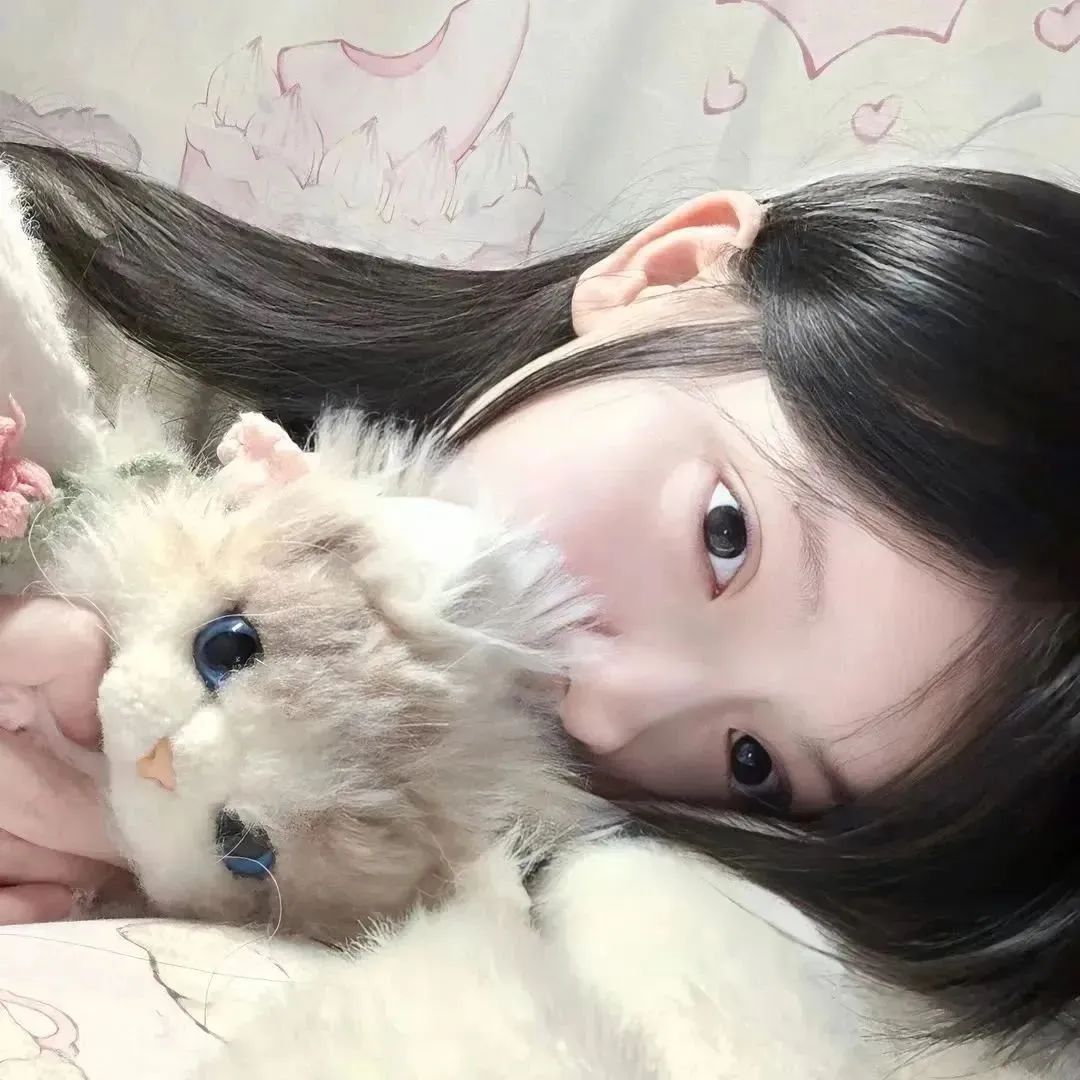 𝐖𝐞𝐂𝐡𝐚𝐭头像｜女生头像｜白色系｜高清头像｜氛围感女头｜ins