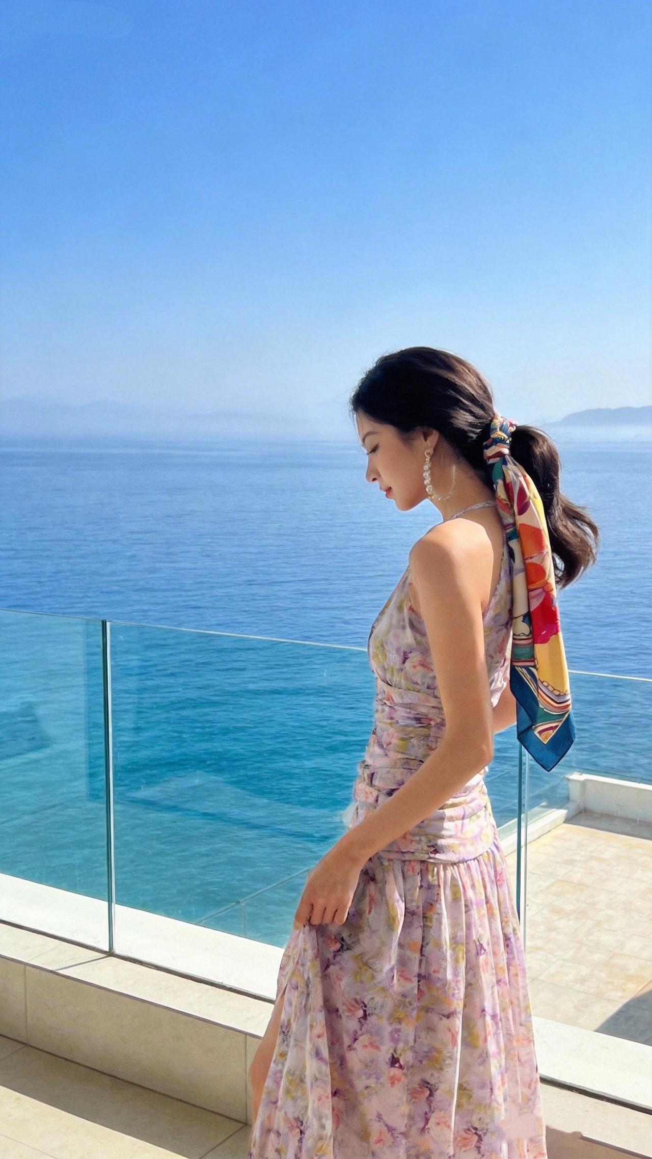 悦岚旅行推荐官海边度假穿搭摄影海边随拍