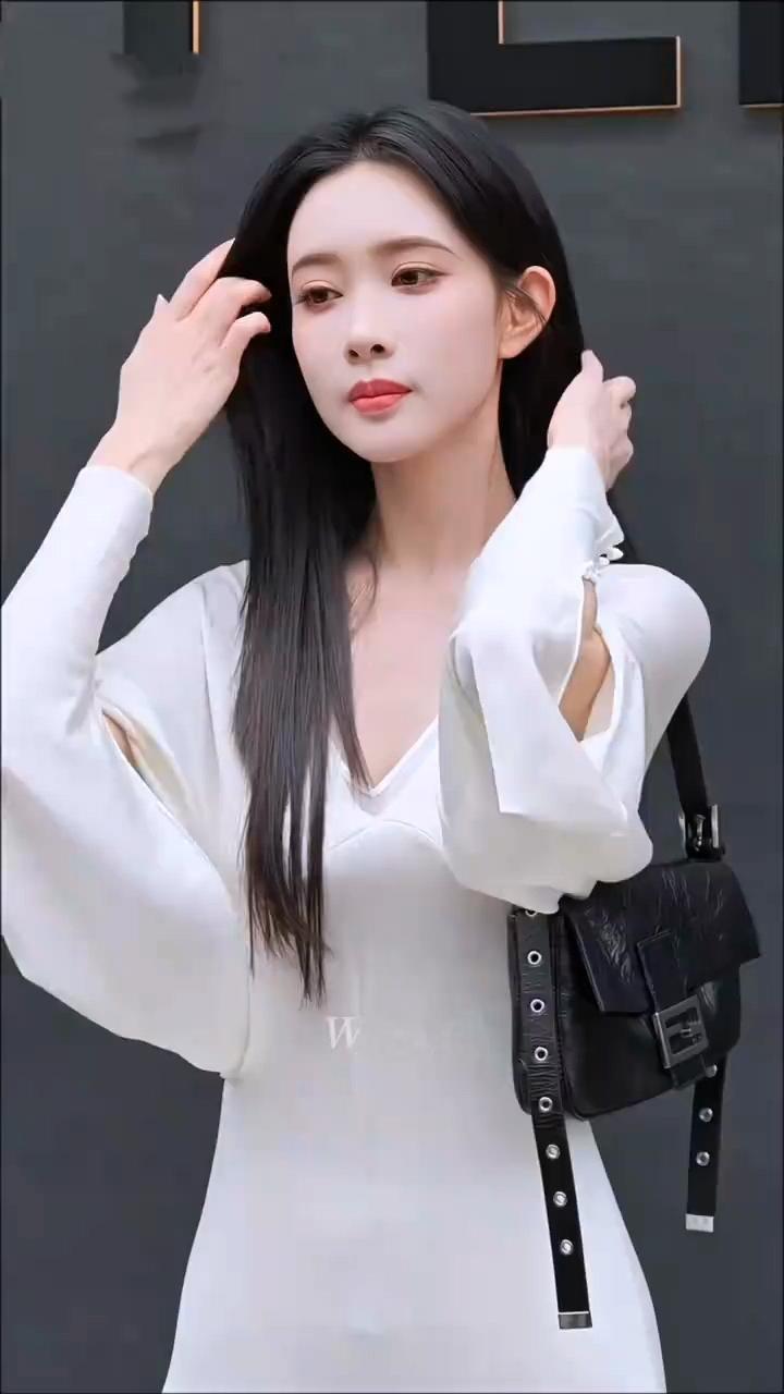 孟子义可盐可甜，太美啦[赞]娱乐颜值高可盐可
