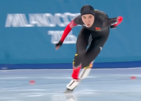 速度滑冰女子1500米决赛: 韩梅第9, 荷兰选手夺金