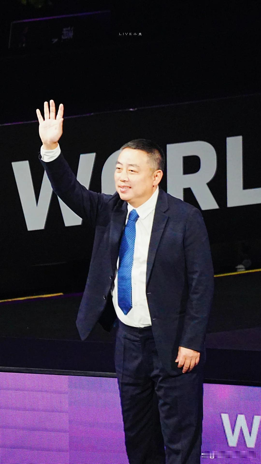 刘国梁为何离开国乒：如今看来这2个原因恐成导火索首先，我推测他对于国乒的青黄