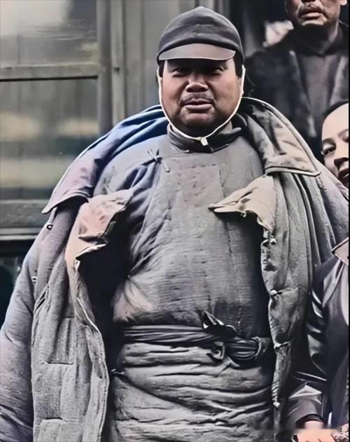 爱国将领冯玉祥亲手把溥仪赶出皇宫，一生数易其主，为何还被毛泽东评价为“置身民主，