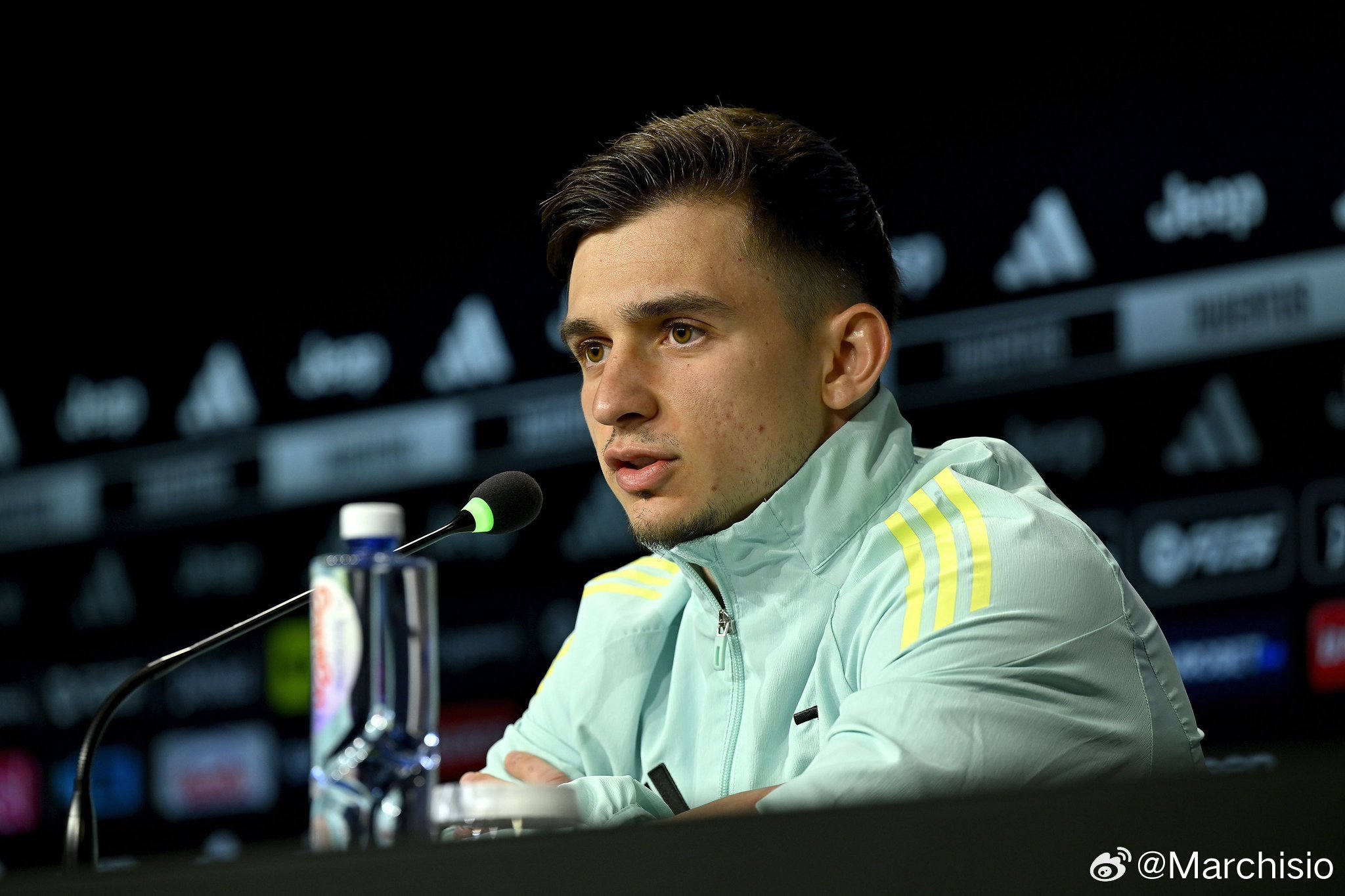 小孔塞桑替代斯帕莱蒂出席赛前新闻发布会：1，我们是一个非常紧密的团队。2，我们打