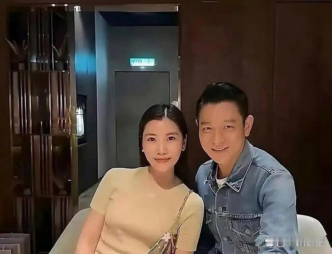 刘德华终于可以大大方方的晒自己的老婆了​