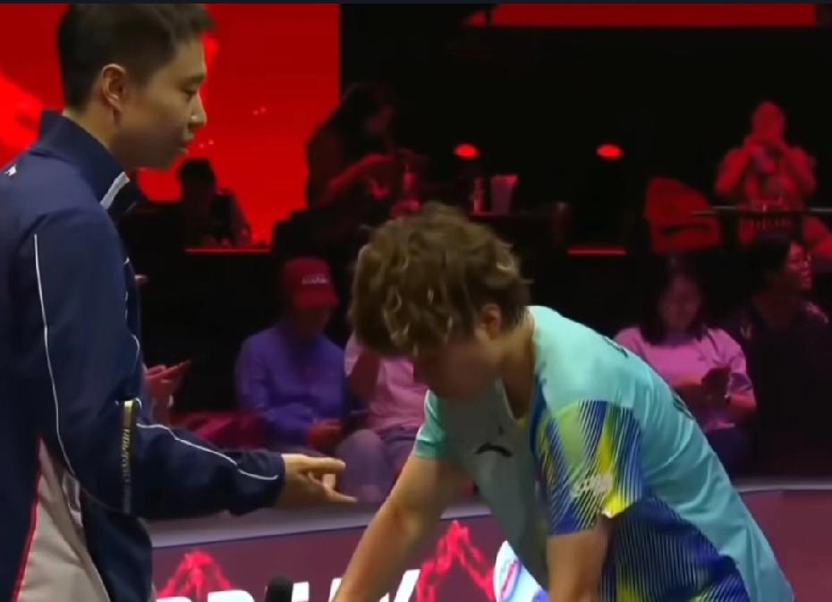 大迪，我的混双搭档变成了我的场外指导教练，哈哈！于子洋教练，给迪哥做的场外！