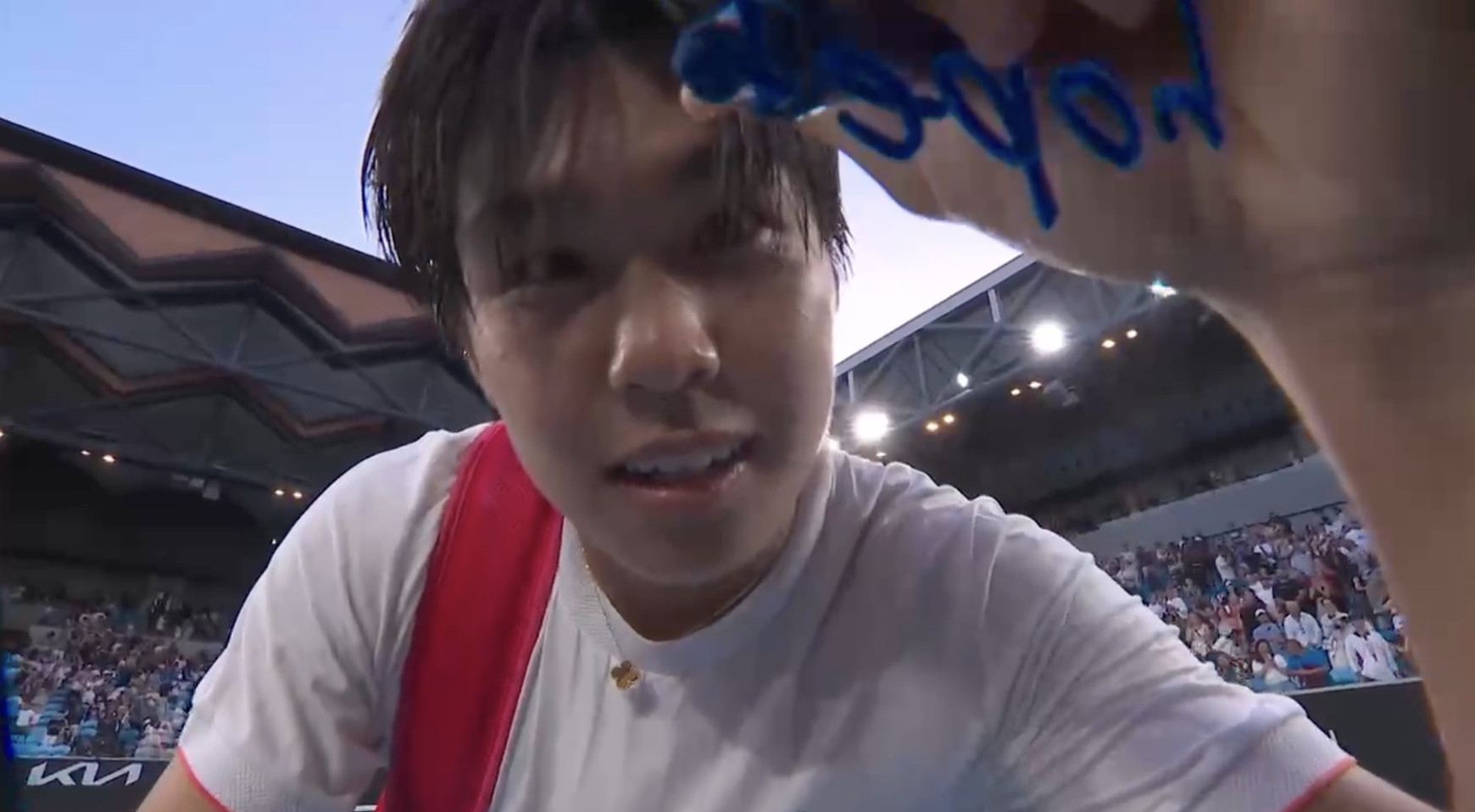 连续两年澳网击败梅总后，钱同学成为05后首位大满贯单打八强，即时排名升至第24位