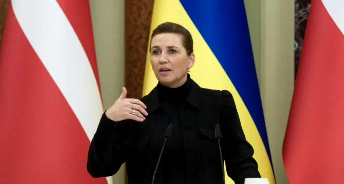 所谓的“格陵兰归属权”，不过是欧洲人最后一点可怜的面子工程。3000公里的北大西