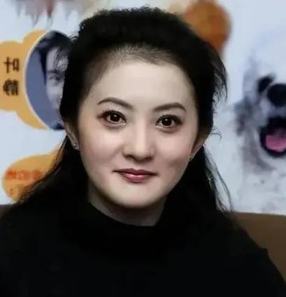 “小婉君”金铭44岁现状，个子太矮，事业受挫，单身未婚未孕。当年红遍大江南北的“