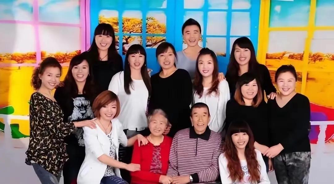 2018年，22岁男子嘟囔着说：“女朋友有了身孕…”70多岁的父母愁得吃不下，睡