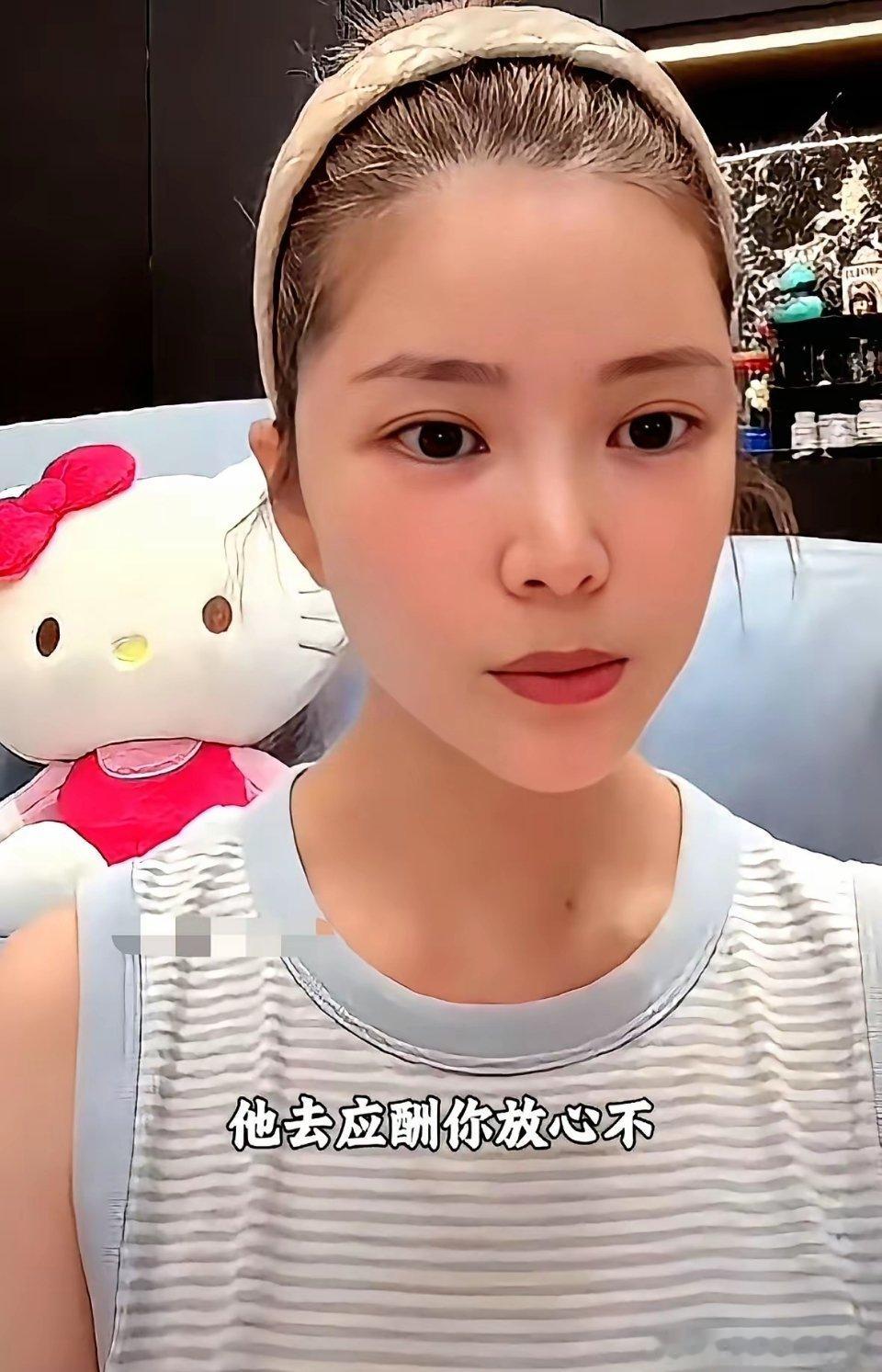 “你不怕杜淳在外面乱来吗？”面对粉丝的灵魂拷问，王灿连眼皮都没抬。她直接甩回一句
