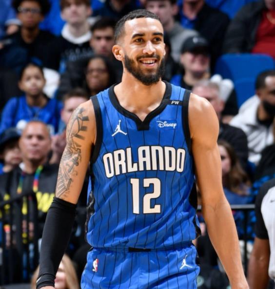 四外援清仓！广东宏远锁定NBA弃将豪赌新赛季！吉伦沃特、莫兰德、贝兹里、伯克四
