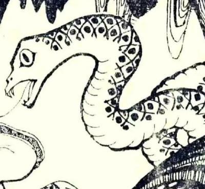 一天，寡妇在地里干活，突然看见两条大蛇缠绕在一起。那蛇身有碗口粗，鳞片在日头