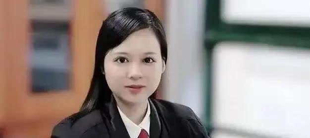 中国越制裁我，我就越反华！”今年3月，百万粉丝的女网红周君红于国外屡屡诋