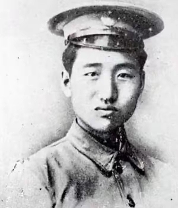 历史知识徐向前参加了广州起义，身份是国民革命军第二方面军司令部参谋。广州起义失