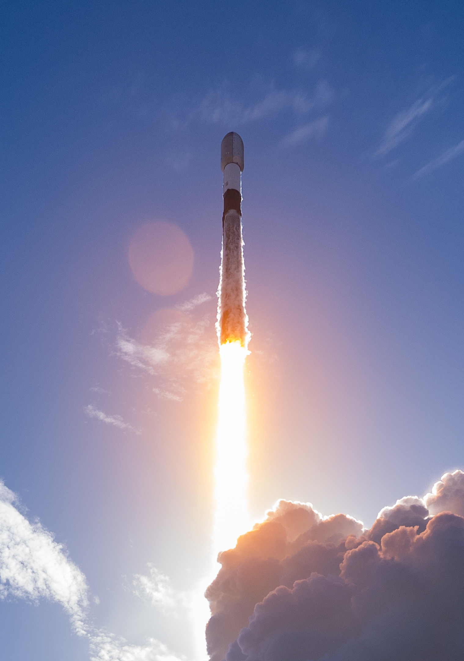 SpaceX完成助推器第600次回收，可重复使用火箭双雄时代正式开启4月20日，